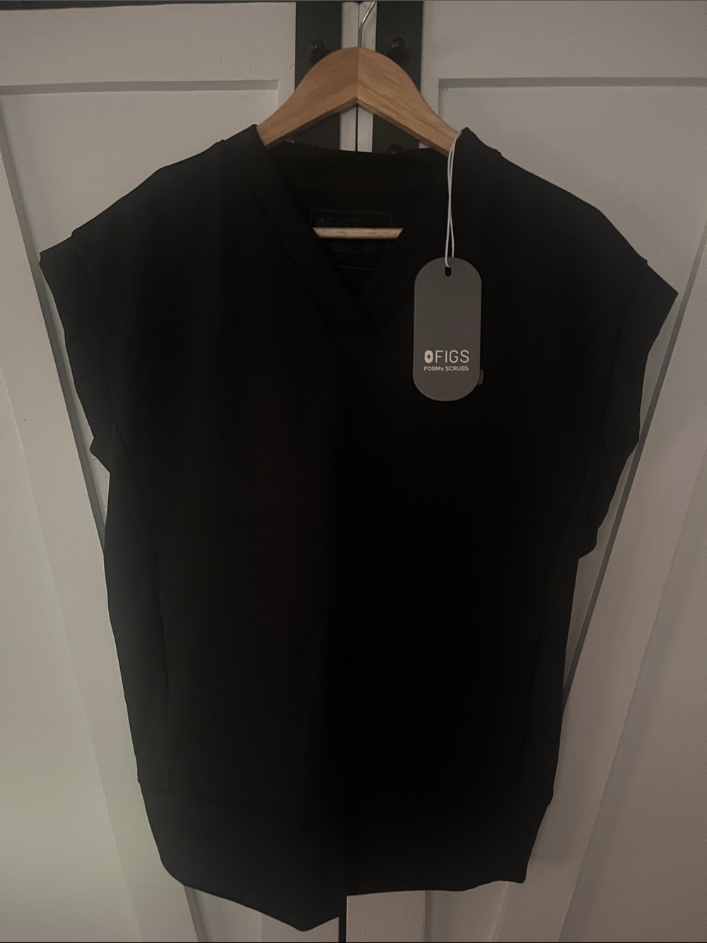 FIGS Black V-Neck Sleeveless Medical Top